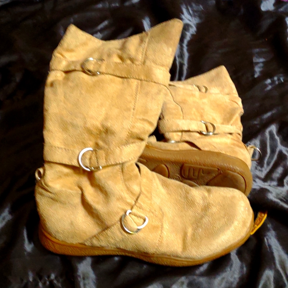Woman's shoes